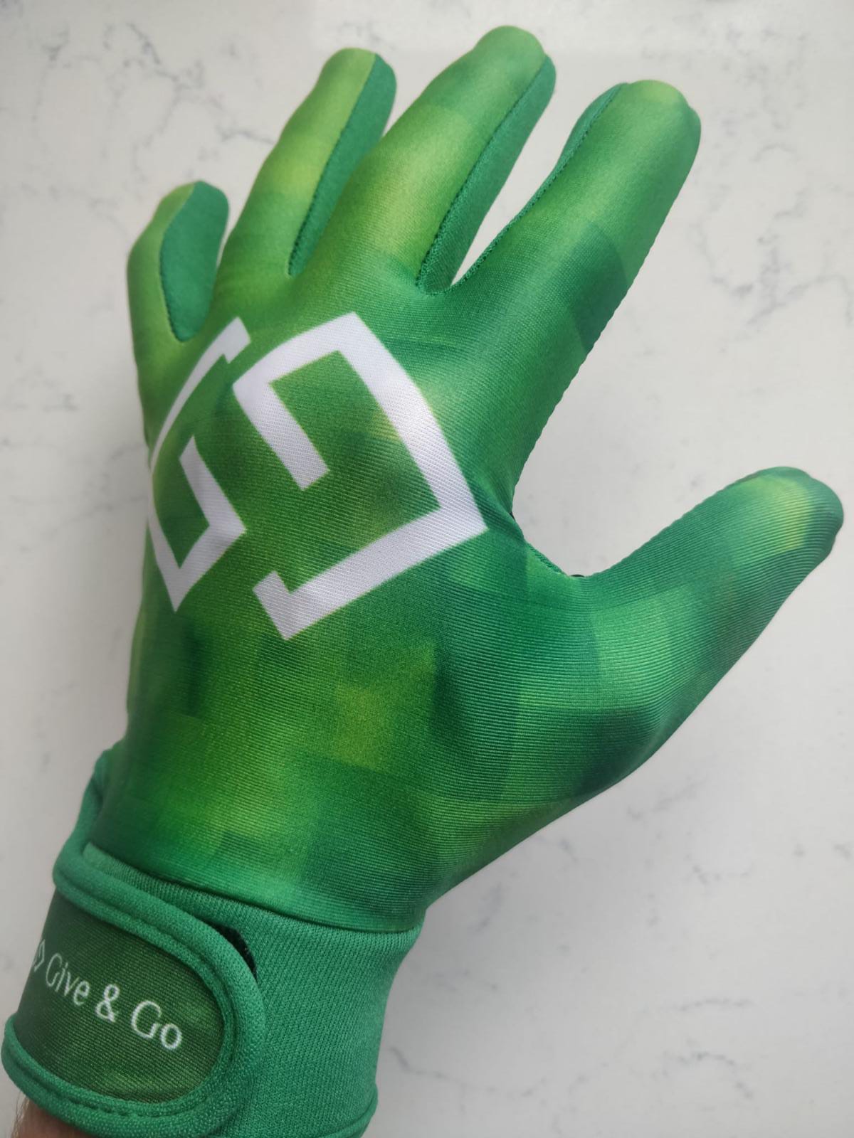 Give & Go Gloves (Green / White)